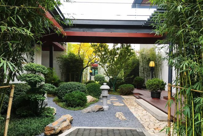KB体育私家“中式庭院”设计恬静自然的中式花园才是院子应有的样子(图9)